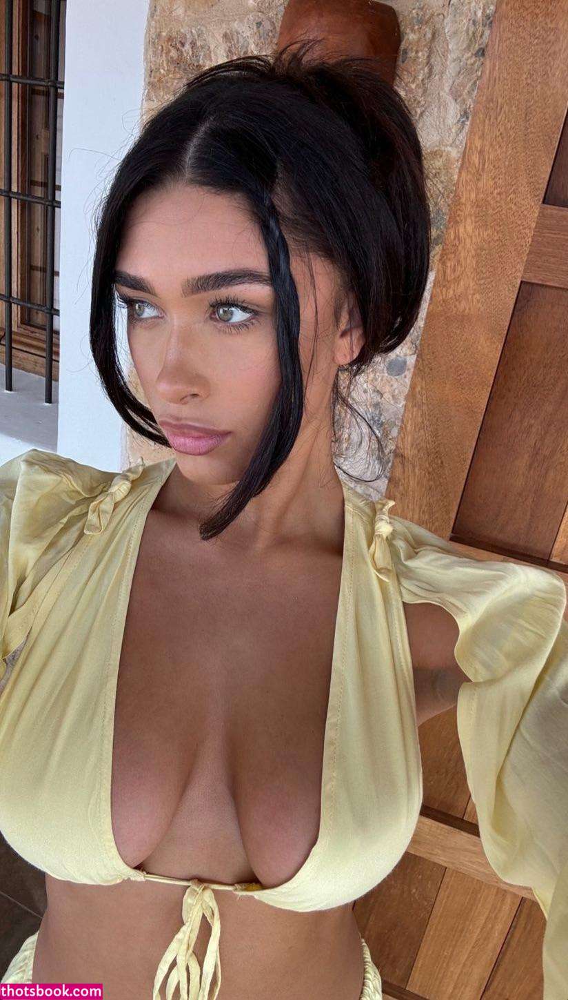 Shayna Senior Photo #24