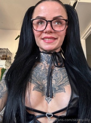 Skinny Lilly Photo #15