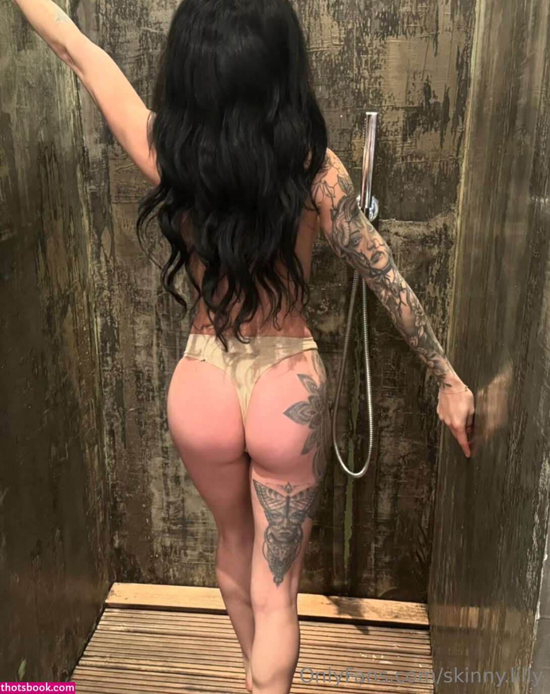 Skinny Lilly Photo #30