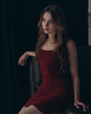 Yuliana Peters Photo #1