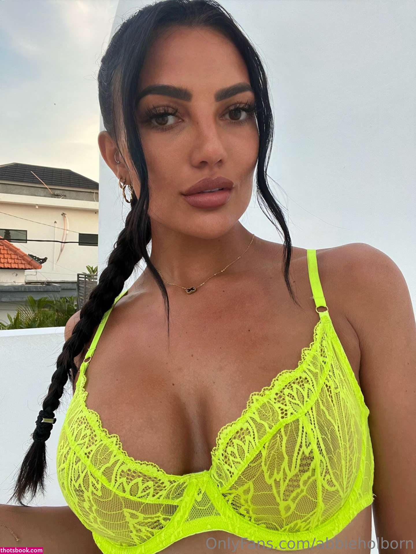 Abbie Holborn Photo #17