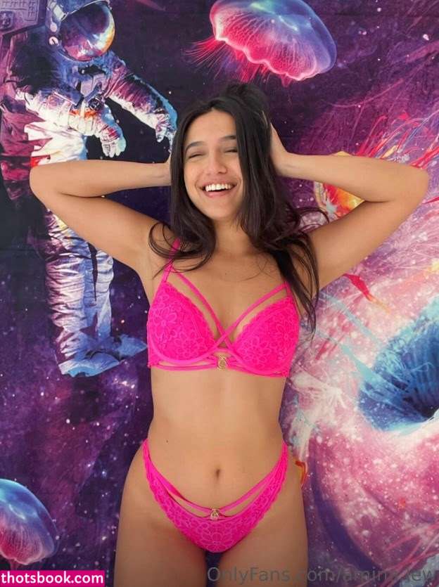 Amina Lewis Photo #5