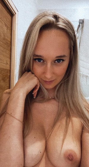 Blonde Douce Photo #3