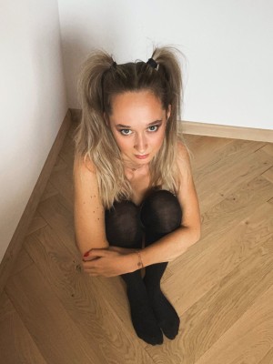 Blonde Douce Photo #40