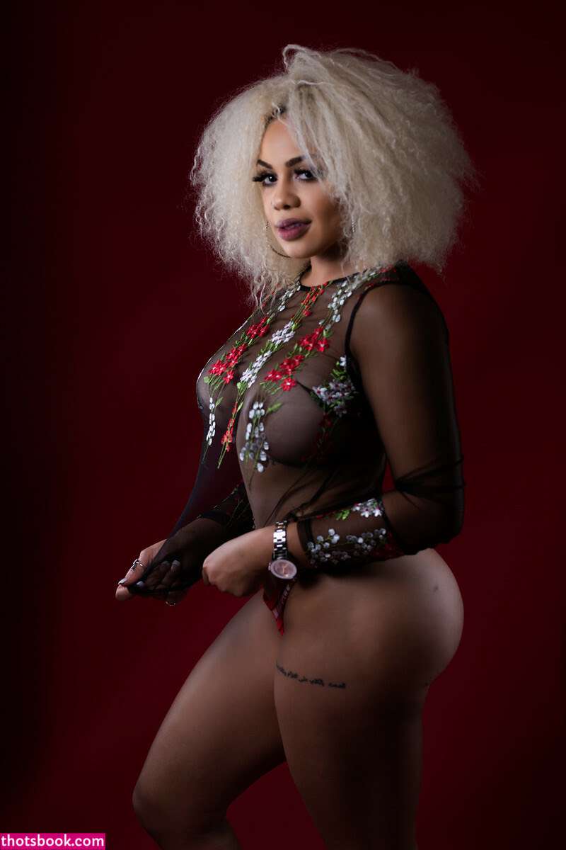 Itzel Bonner Photo #10