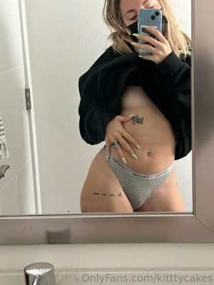 kitttycakes Photo #22