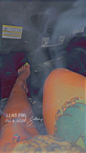 Real Cheekyhaze Photo #14