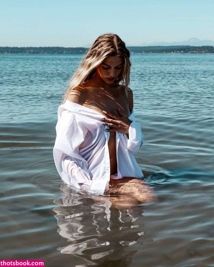 Julia Miller Photo #33