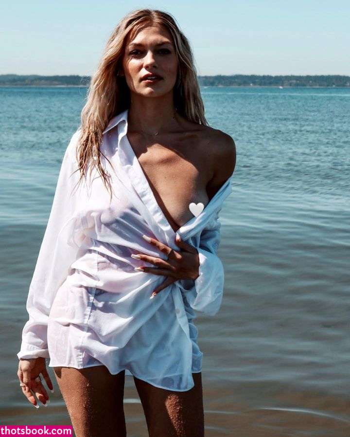 Julia Miller Photo #35