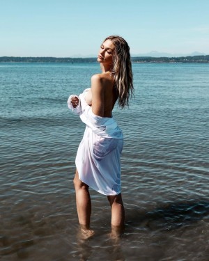 Julia Miller Photo #36