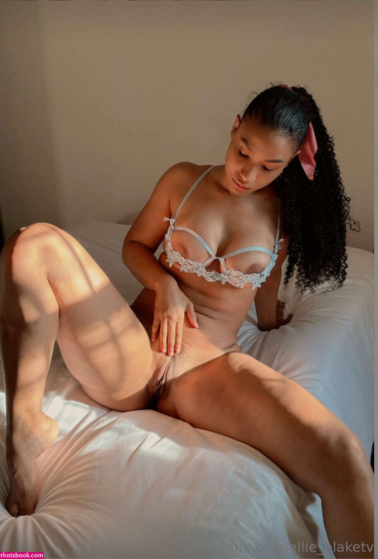 Ellie Blaketv Photo #22