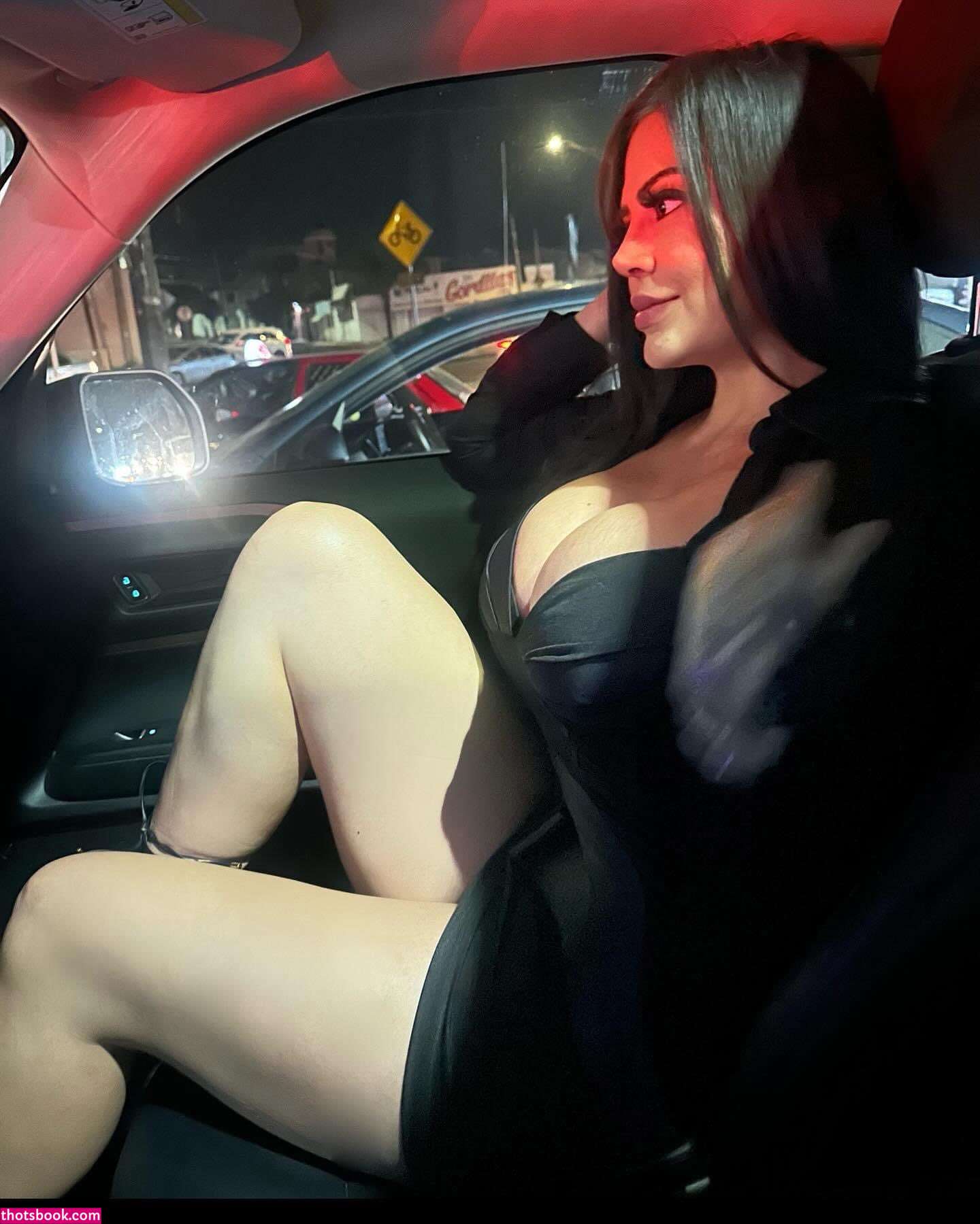 Gloria Urrea Photo #5