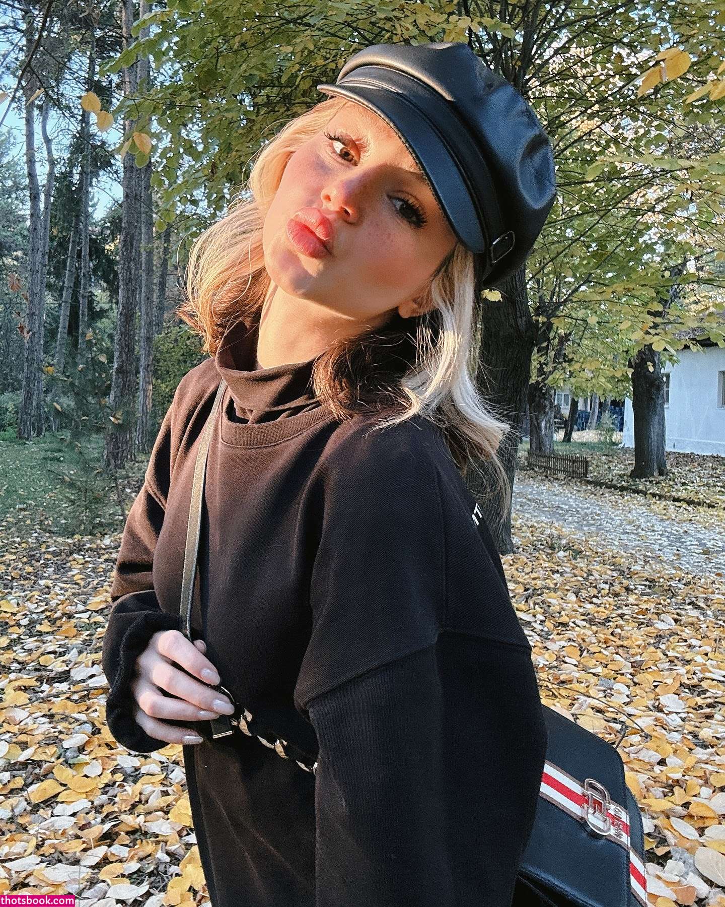 Sumru Ozden Photo #14