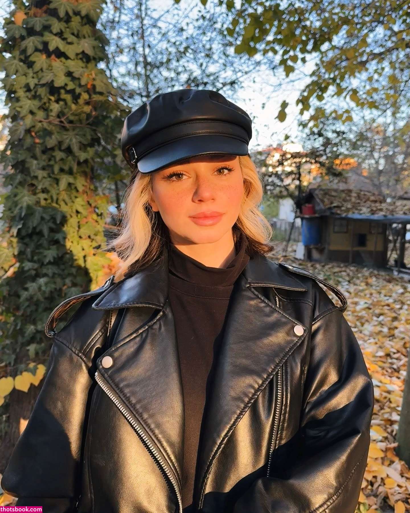 Sumru Ozden Photo #18