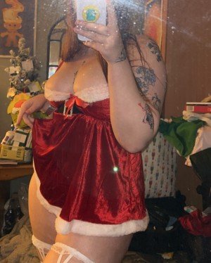 Taylor Hutchings Photo #14