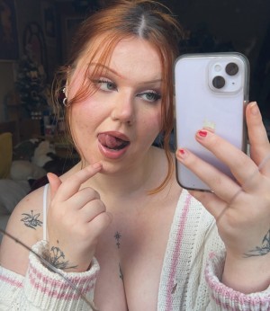 Taylor Hutchings Photo #30