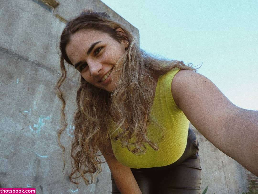 Victoria Hessel Photo #4