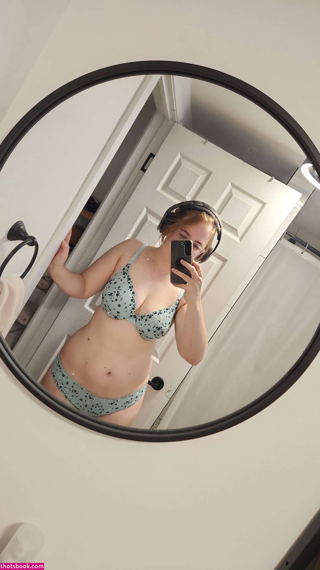 scarletnurse99 Photo #1