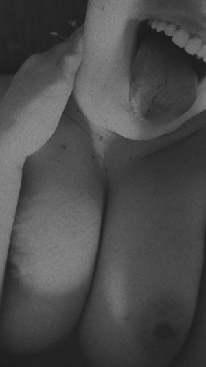 scarletnurse99 Photo #12