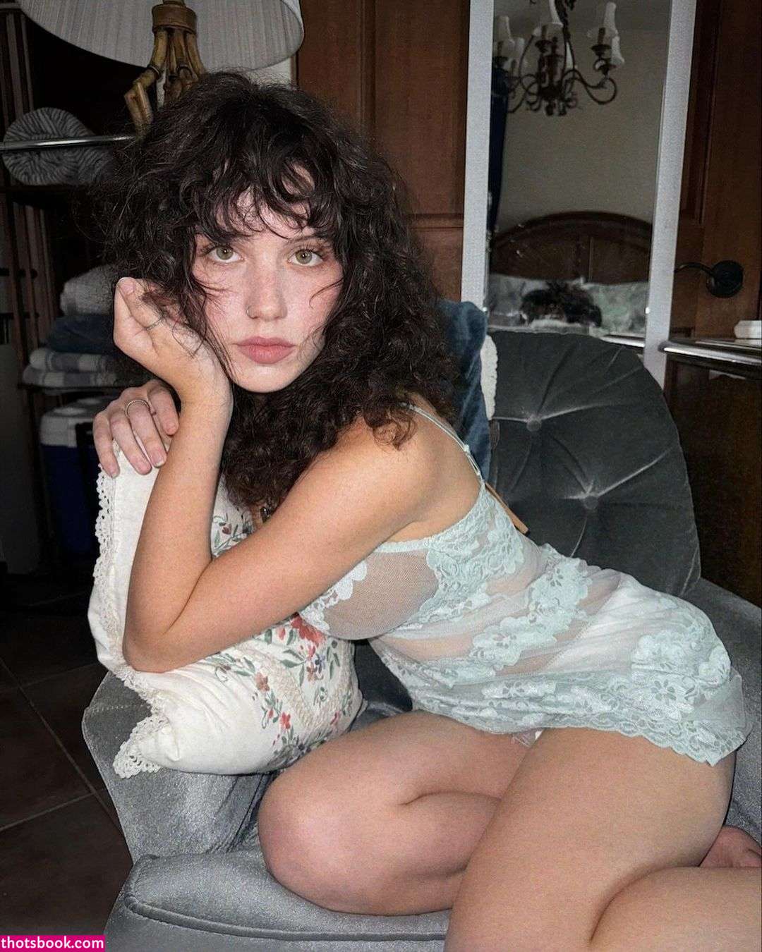 kambriachaerose Photo #26