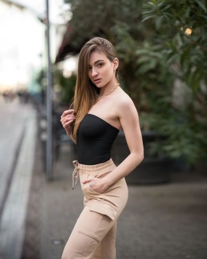 Larissa Schmiederer Photo #30