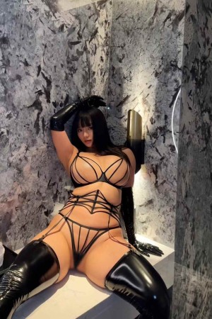 Naomiiper Bby Photo #5