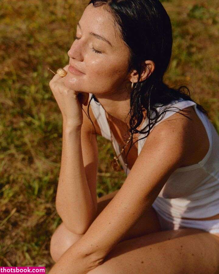 Chloe Bechini Photo #12