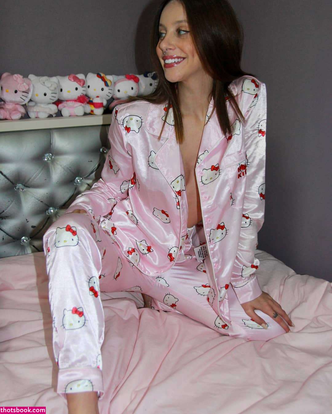 Emuna Zuzut Photo #4