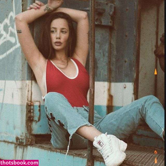 Emuna Zuzut Photo #16