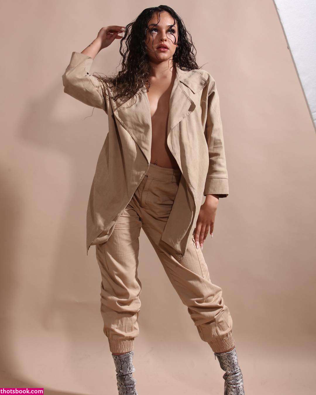 Kamilya Peer Levi Photo #2