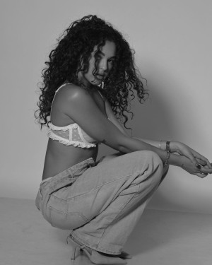 Kamilya Peer Levi Photo #15