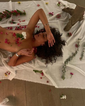 Kamilya Peer Levi Photo #23