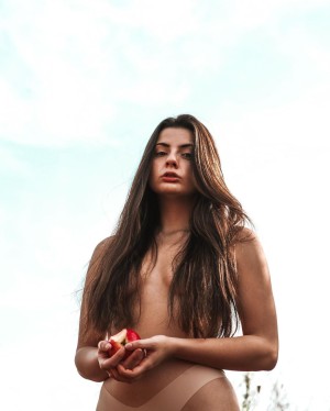 May Karavani Photo #4