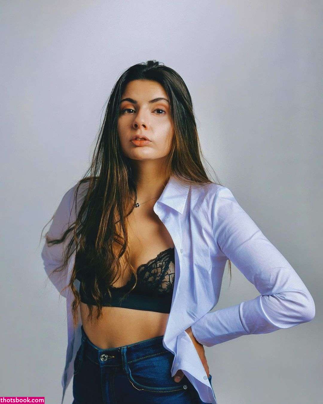 May Karavani Photo #6