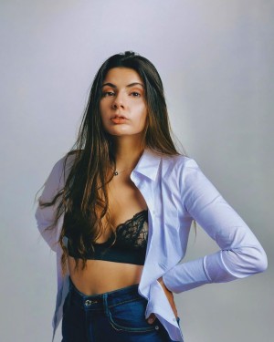 May Karavani Photo #6