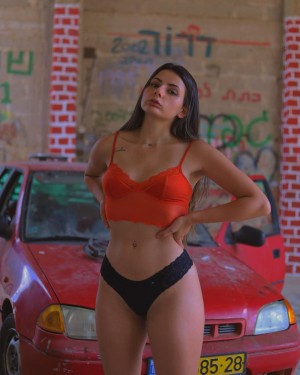 May Karavani Photo #16