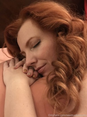 Iris Goldea Photo #7