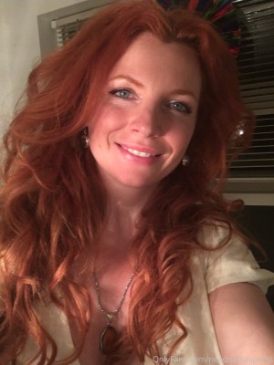 Iris Goldea Photo #31