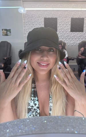 Kelsey Schiel Photo #25