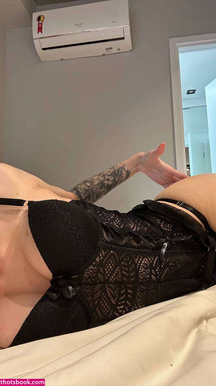 Kimberly Aroa Photo #9