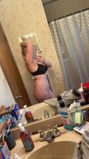 Zestywhitegirl Photo #5