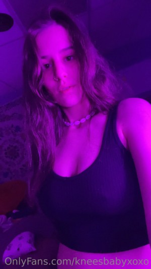 kneesbabyxoxo Photo #23