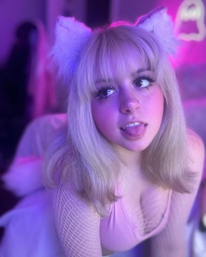 Miss Bunnie Photo #10