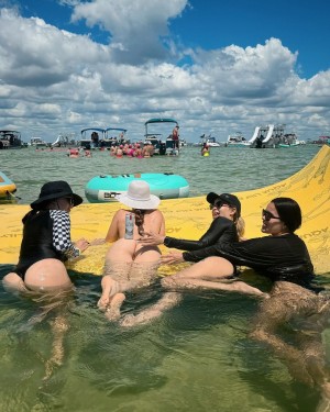 Nelly Becmac Photo #5