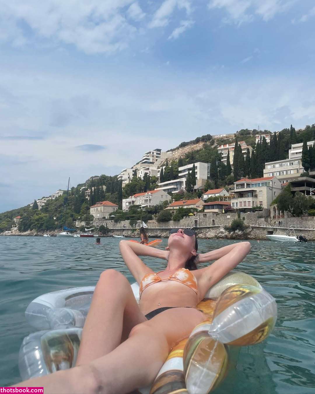 Oliviarcox Photo #20