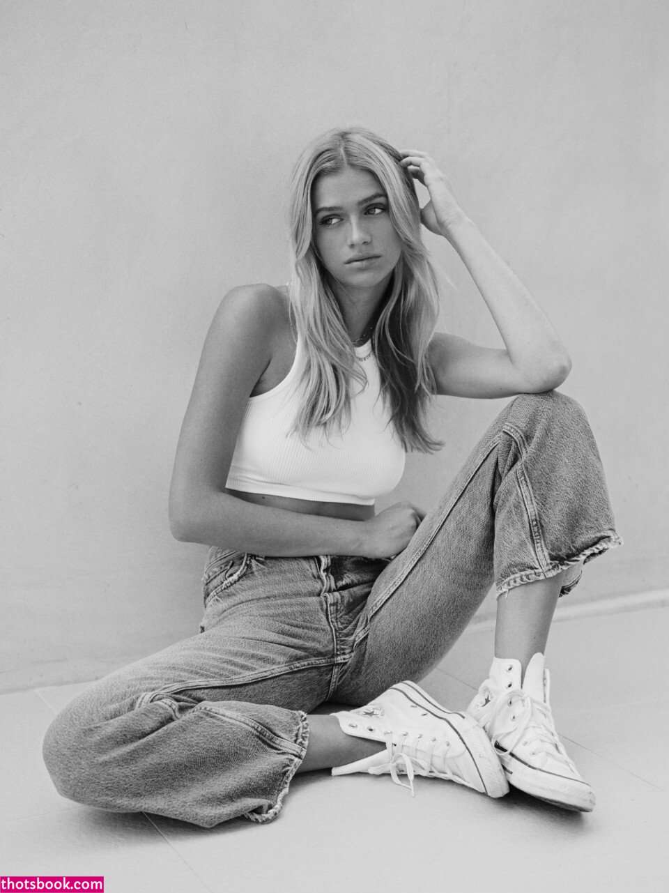 sarahhandss Photo #4