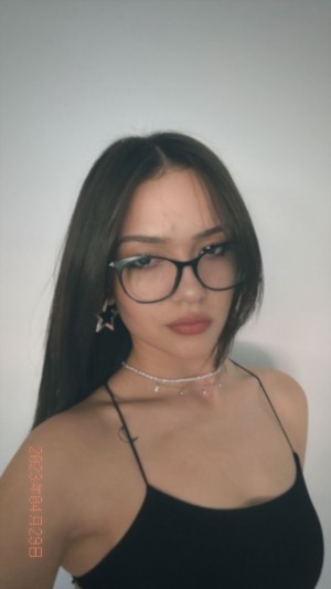 Feride Ozdinc Photo #7