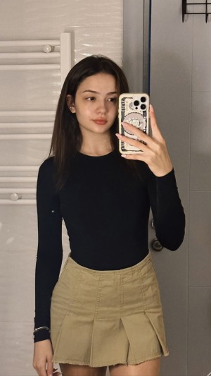 Feride Ozdinc Photo #8