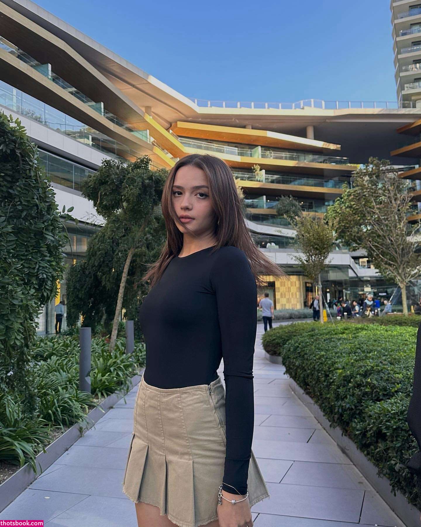 Feride Ozdinc Photo #30