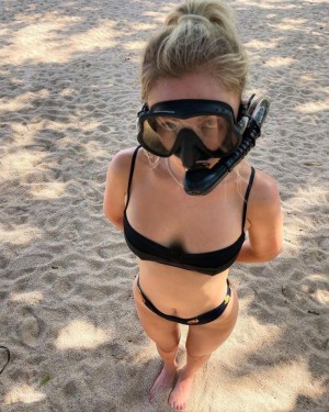 Julia Wulf Photo #20